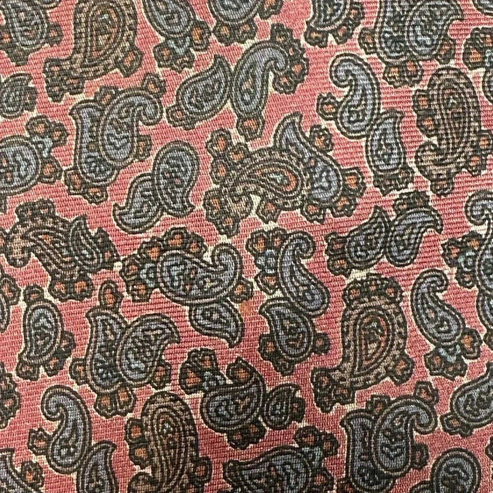 Vintage Puritan Pure Silk Paisley Necktie Pink Burgundy Mens Classic Tie 56x3in